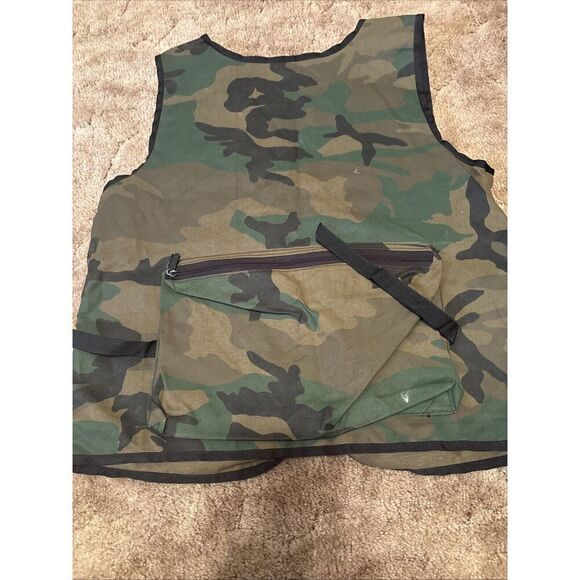 Camouflage Hunting Vest Medium - Picture 5 of 5